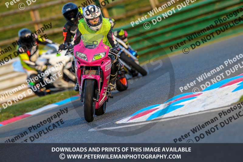 PJM Wedding Photography;enduro digital images;event digital images;eventdigitalimages;mallory park;mallory park photographs;mallory park trackday;mallory park trackday photographs;no limits trackdays;peter wileman photography;racing digital images;trackday digital images;trackday photos